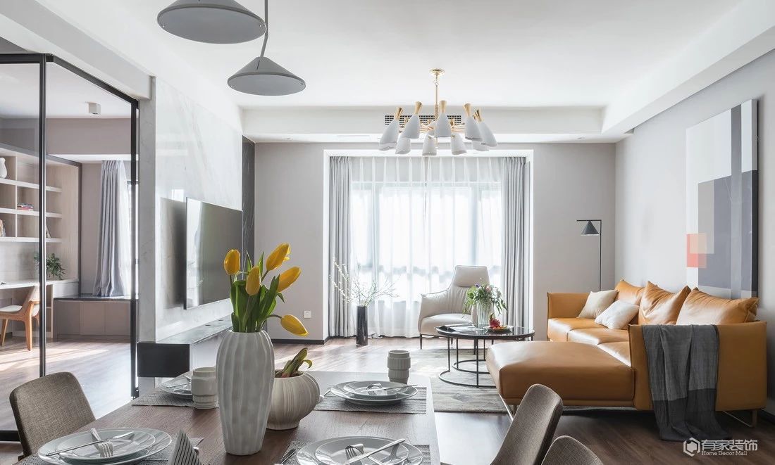 你還在糾結(jié)要不要做復(fù)雜的電視背景墻裝修？ 