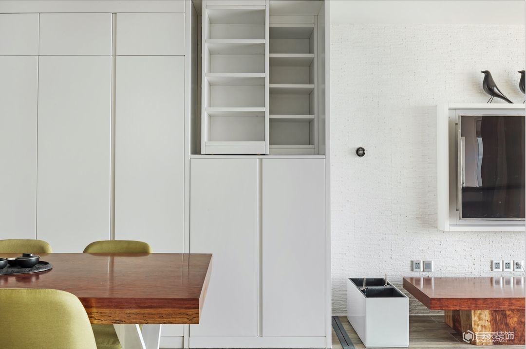 簡(jiǎn)單實(shí)用的電視背景墻，看廈門(mén)裝修公司怎么做？ 