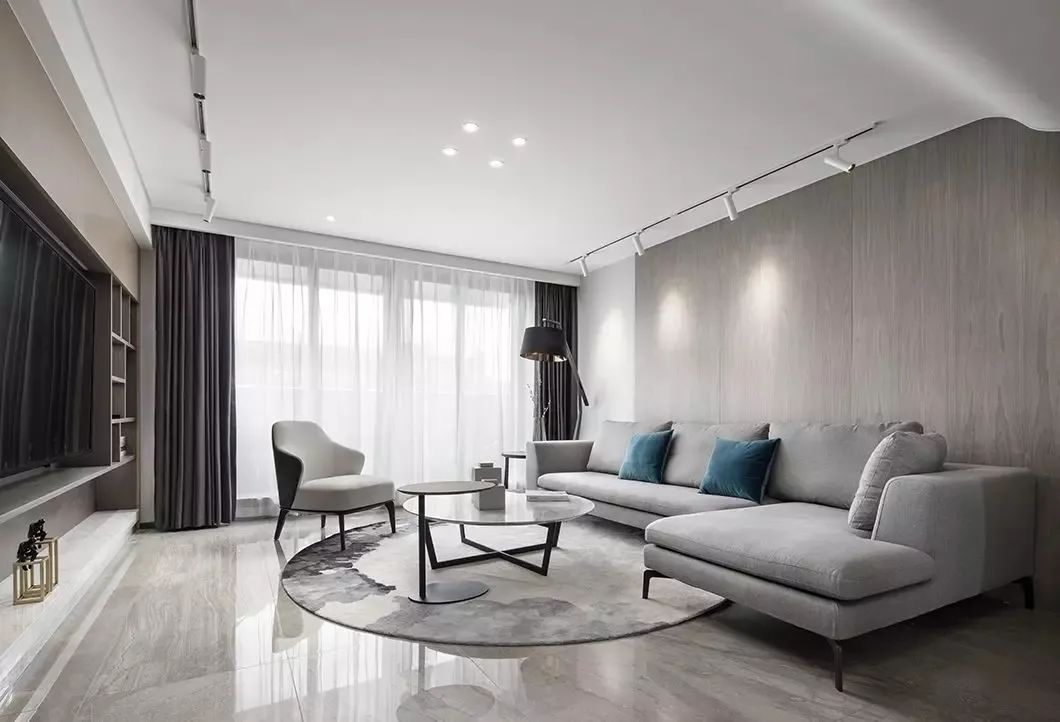 廈門海投第一灣190㎡現(xiàn)代簡約復(fù)式，營造安靜優(yōu)雅的空間